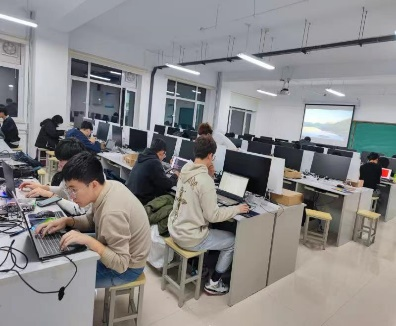 集成電路科學(xué)與工程學(xué)院成功舉辦校企共建課程“創(chuàng)新與課外研學(xué)實(shí)訓(xùn)營(yíng)”結(jié)業(yè)儀式